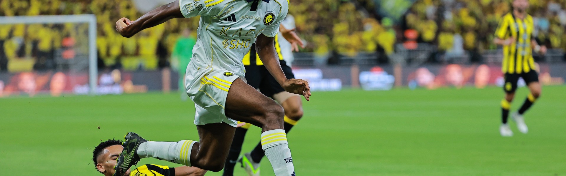 kaiyun-沙特媒体：科曼和西马坎周三接受了检查，以确定具体伤情