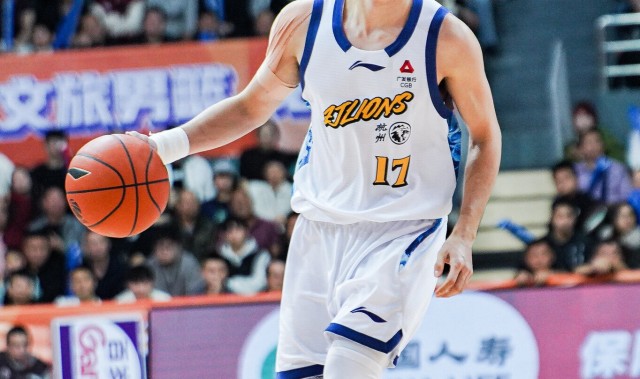 差距很大！广厦11次抢断&amp;山西仅1次 失误广厦5-16山西